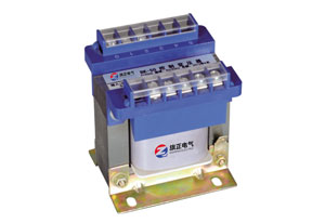 “控制變壓器”顧名思義就是因多用于控制系統(tǒng)而得名。它實(shí)際上是一個(gè) 具有多種輸出電壓的降壓變壓器，也可用做低壓照明及信號(hào)燈、指示燈的電源。那使用控制變壓器應(yīng)注意哪些事項(xiàng)呢？下面旗正控制變壓器公司小編就跟你聊聊吧！