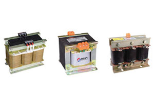 控制變壓器作為干式變壓器的一種在很多設(shè)備中被大家作為控制電路的電源使用，可是控制變壓器在溫升、絕緣電阻、絕緣強(qiáng)度、接地和泄漏電流等方面有哪些安全要求是不可缺少的呢？旗正電氣小編就為各位詳細(xì)介紹如下：