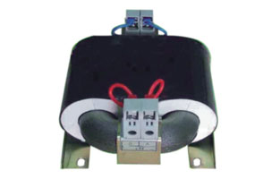 隨著科學(xué)技術(shù)的進(jìn)步，傳統(tǒng)的汽車檢測方法已不能滿足現(xiàn)代汽車的檢測需求。目前，人們已經(jīng)依靠一些儀器設(shè)備來檢測和診斷汽車，這些儀器設(shè)備離不開R型變壓器的傳輸。為了達(dá)到更安全、更快、更準(zhǔn)確的檢測效果，一些自動控制檢測儀器設(shè)備對控制變壓器的功能要求也比較高。